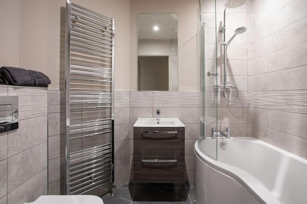 Stunning 2Br Next To The City Airport Bhd - Free Parking 贝尔法斯特 外观 照片